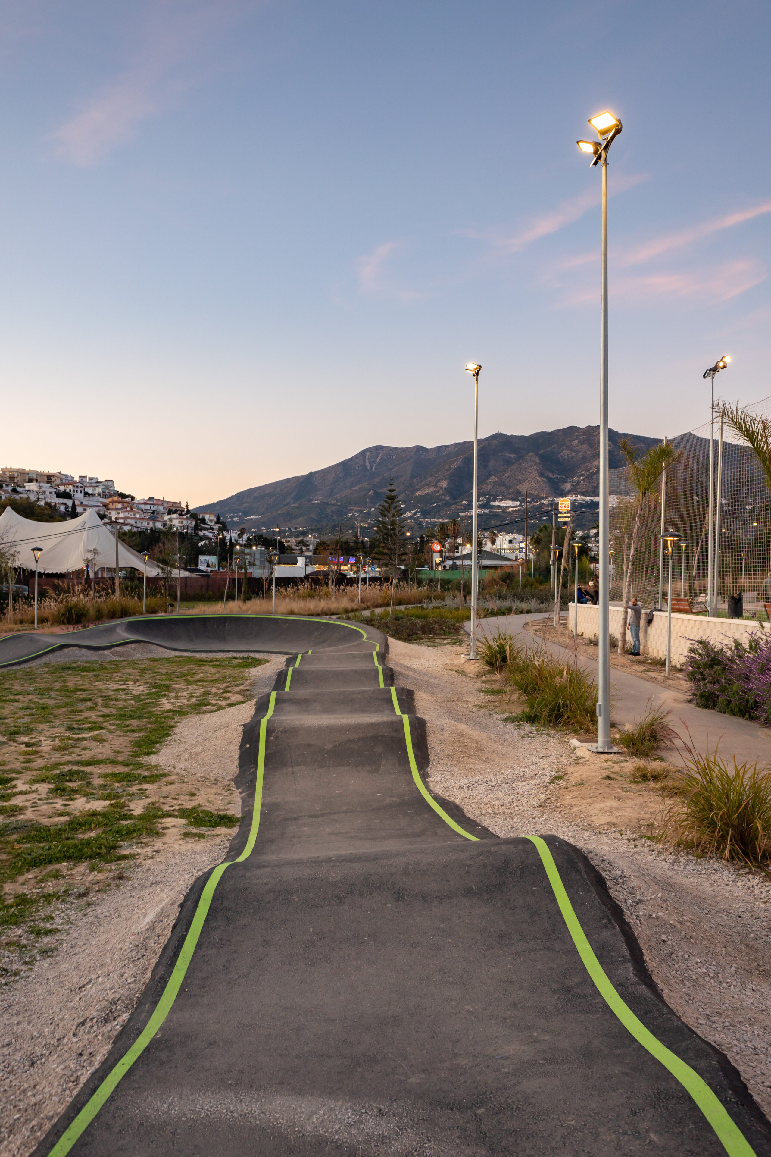 Circuito obstáculos bicicletas vertical