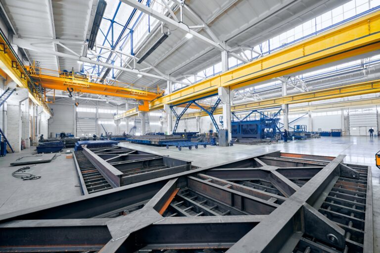 Workshop,For,Large,Sized,Metal,Construction,Assembling
