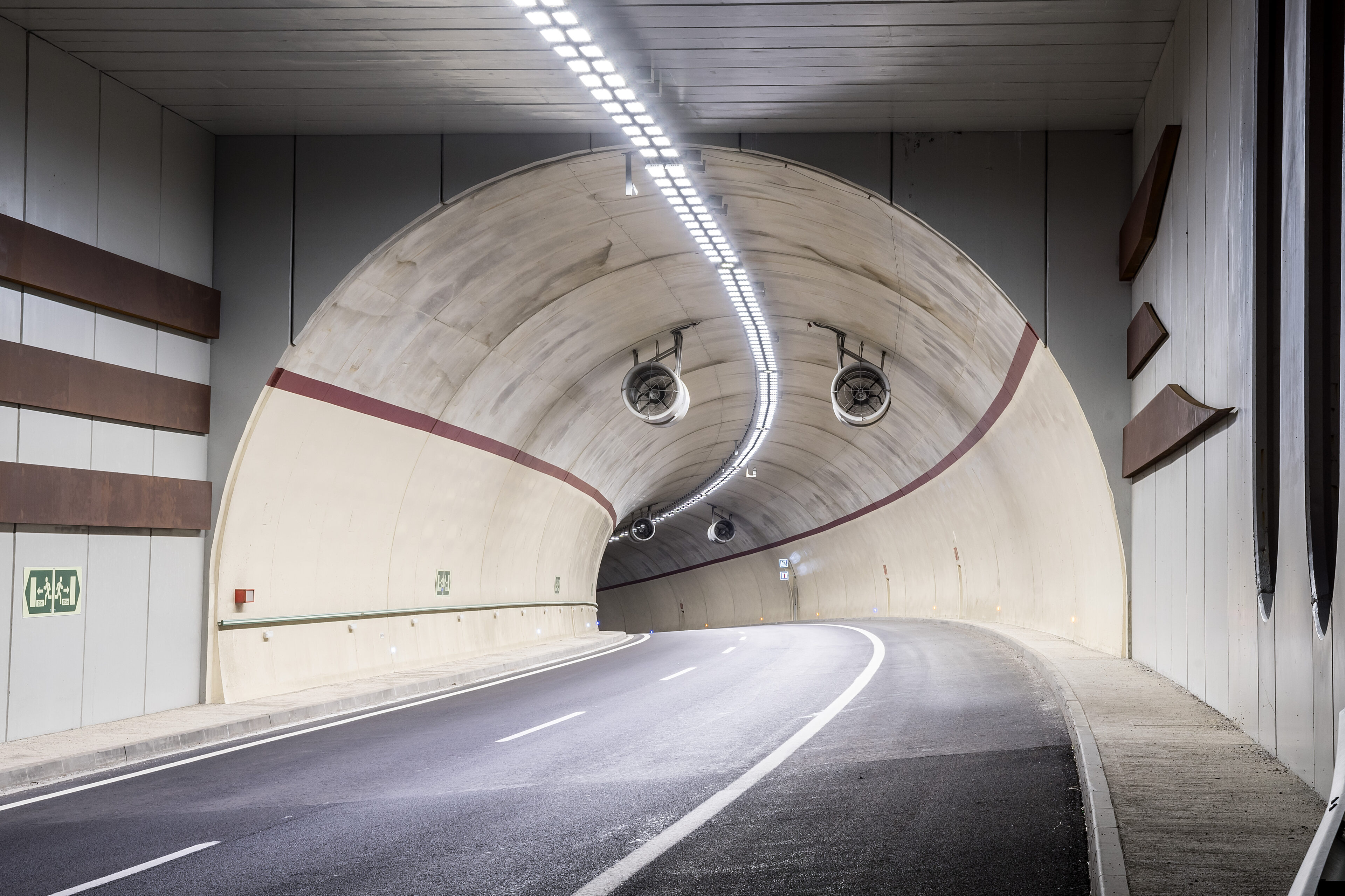 Adaptación automática a las condiciones del túnel Adaptación automática a las condiciones del túnel